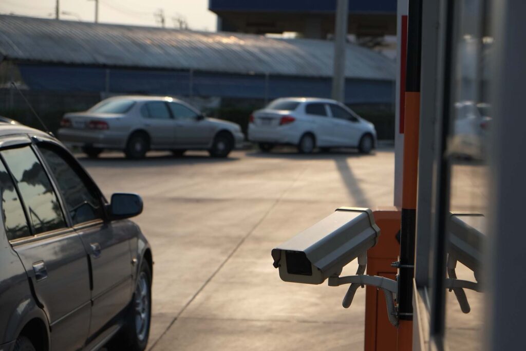 PARKcontrol24 im Einsatz: Wie intelligente Kamerasysteme private Parkflächen schützen
